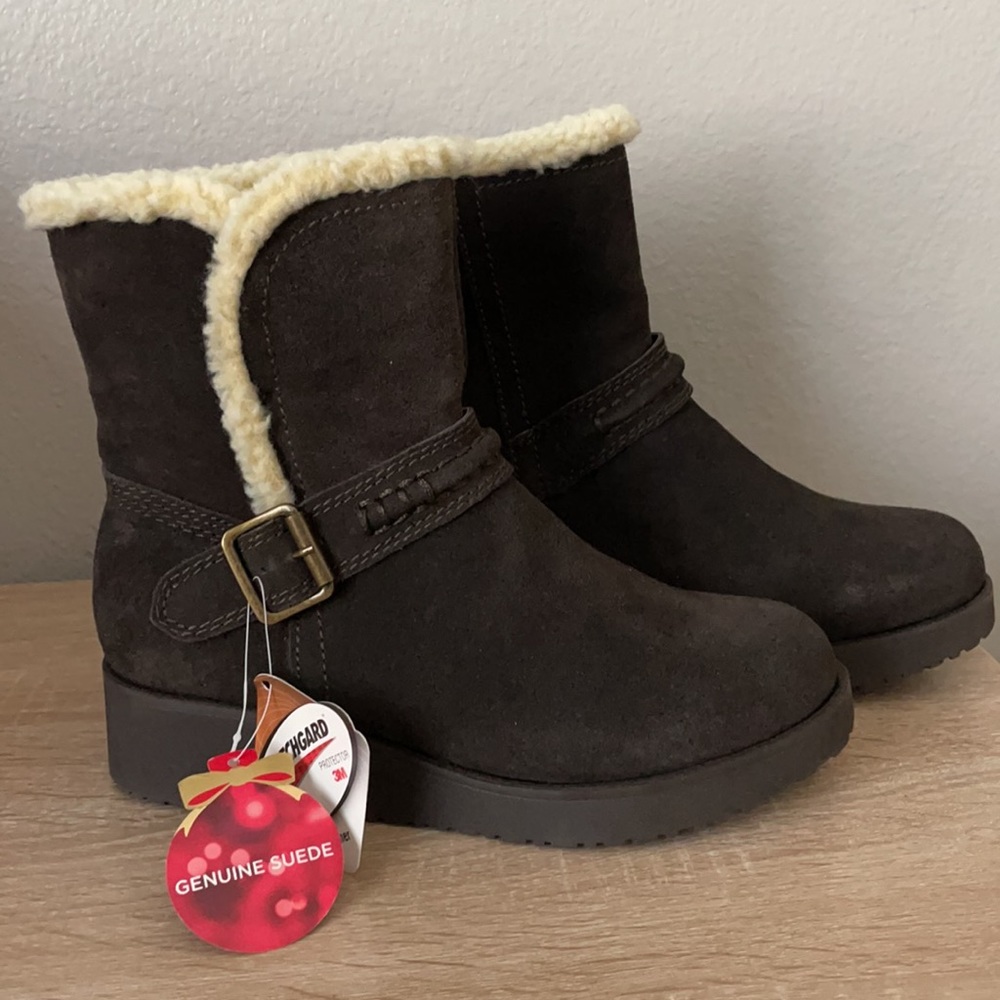 Sonoma Suede low boots dark brown sz 6